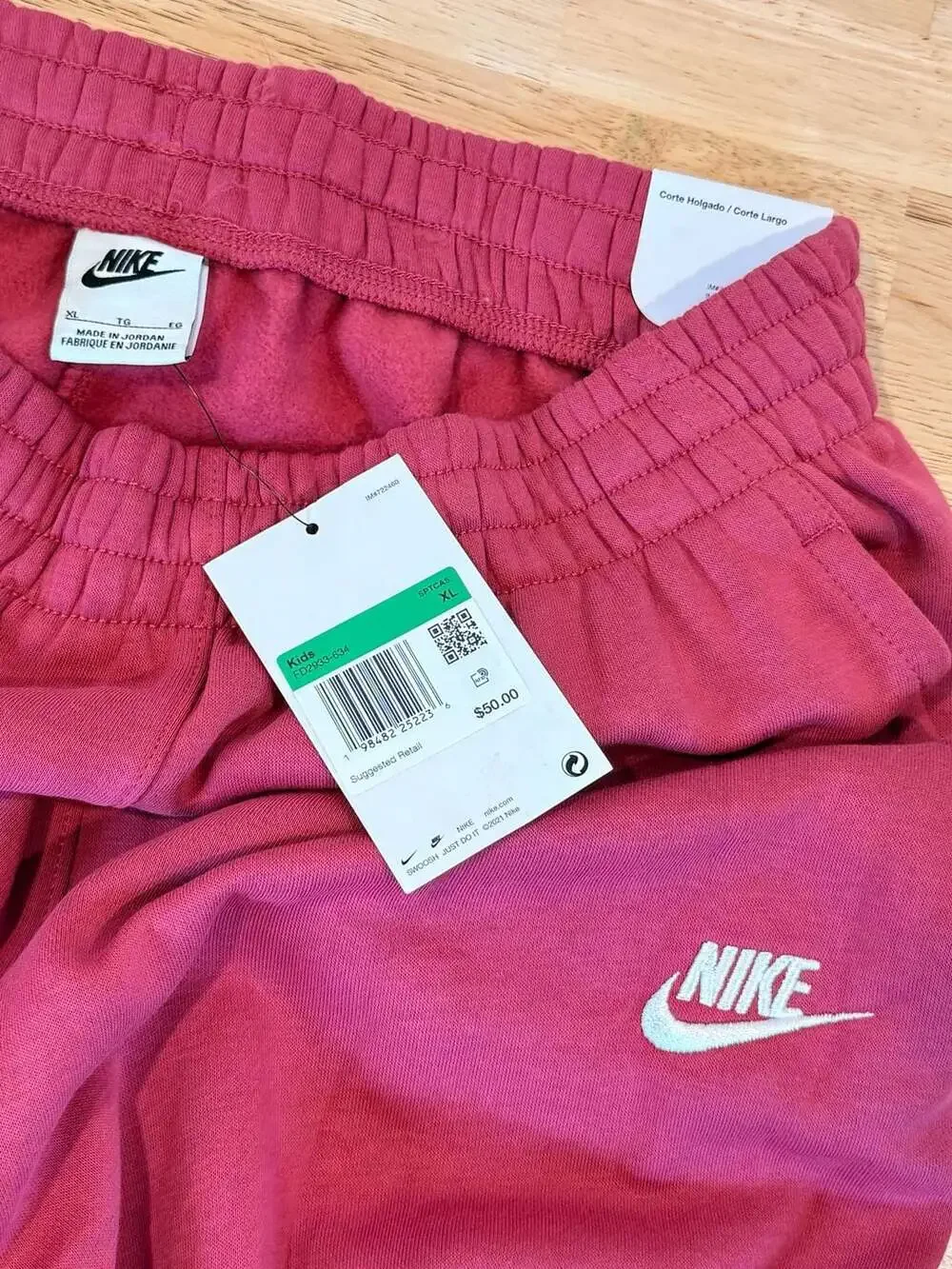 Nike NSW Club Fleece Pants Joggers in Sangria Purple, Kids Size XL